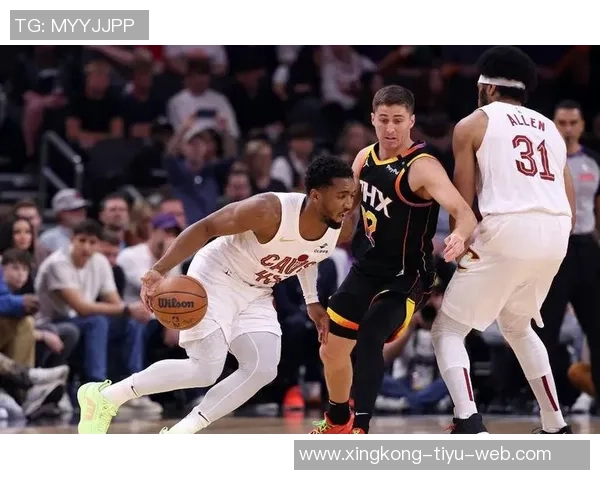 米切尔表现低迷18投7中失误频繁正负值惨淡球队遭遇失利